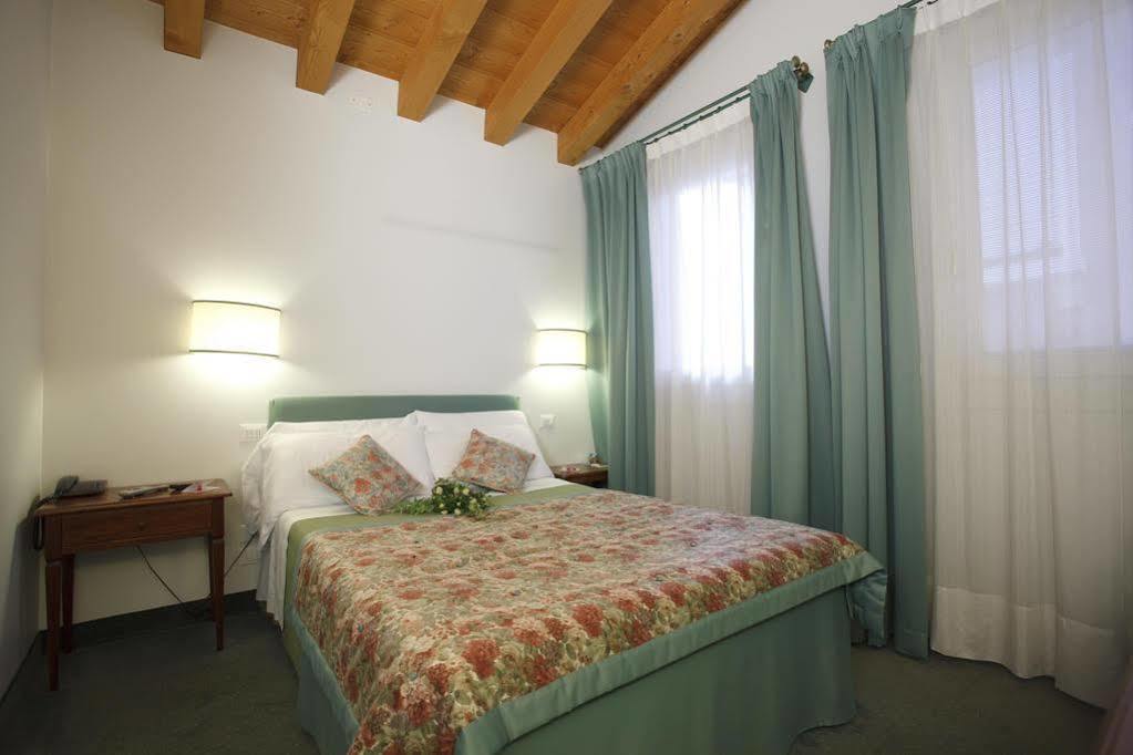 Albergo Al Moretto Кастелфранко Венето Екстериор снимка