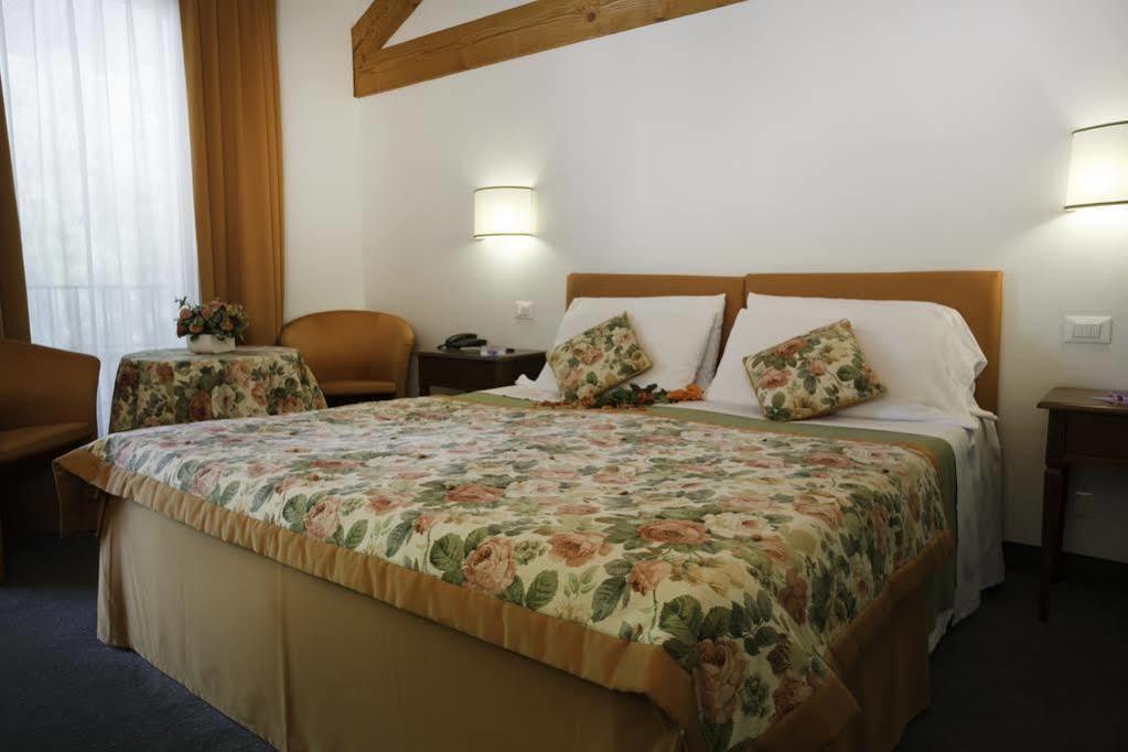 Albergo Al Moretto Кастелфранко Венето Екстериор снимка