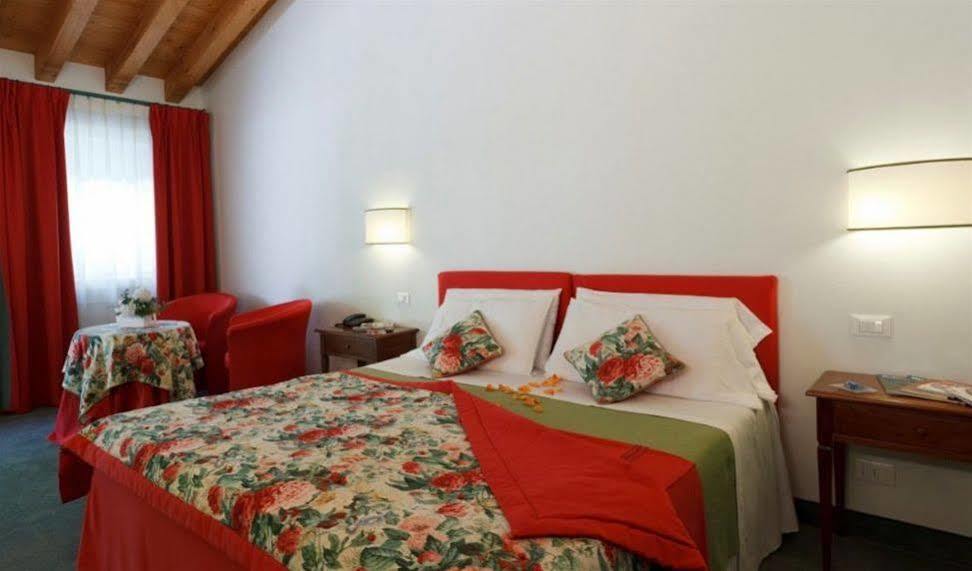 Albergo Al Moretto Кастелфранко Венето Екстериор снимка